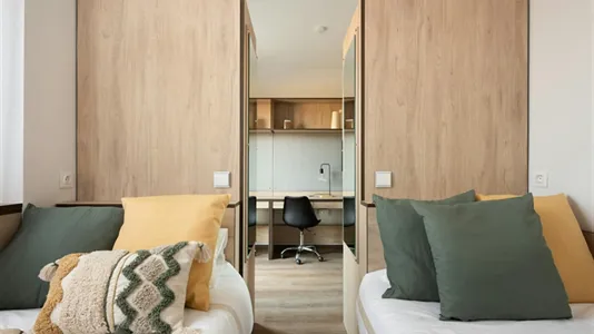 Rooms in Madrid Moncloa-Aravaca - photo 1