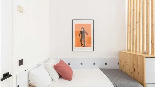 Rooms in Barcelona Eixample - photo 3