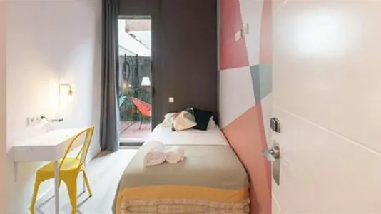 Rooms in Barcelona Ciutat Vella - photo 1