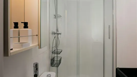 Rooms in Barcelona Eixample - photo 8