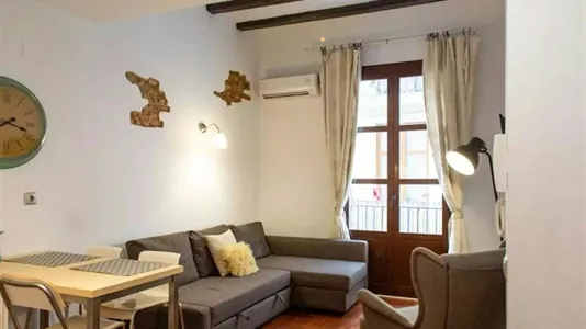 Apartments in Barcelona Ciutat Vella - photo 2