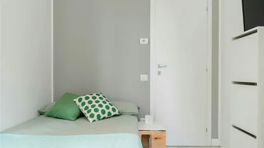 Rooms in Milano Zona 5 - Vigentino, Chiaravalle, Gratosoglio - photo 2