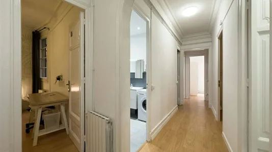 Rooms in Barcelona Ciutat Vella - photo 3