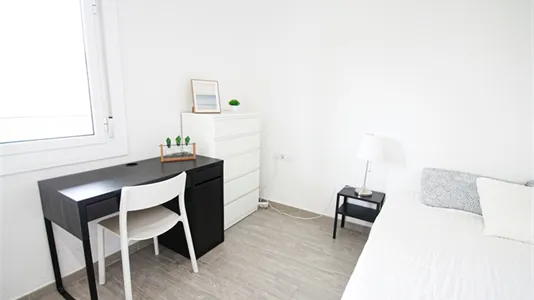 Rooms in Barcelona Eixample - photo 5