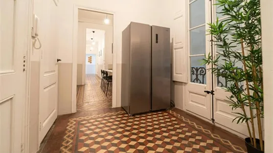 Rooms in Barcelona Eixample - photo 10
