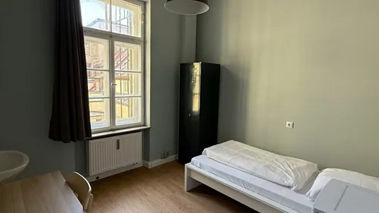 Rooms in Location is not specified - photo 1