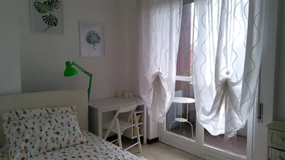 Room for rent in Milano Zona 6 - Barona, Lorenteggio, Milan