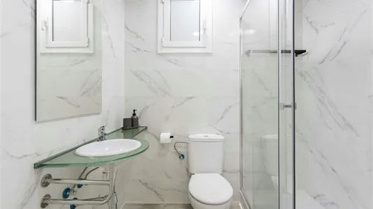 Rooms in Barcelona Ciutat Vella - photo 10