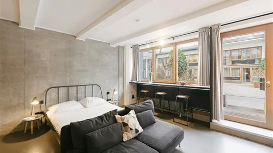 Apartments in Berlin Mitte - photo 1