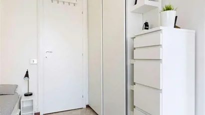 Room for rent in Buccinasco, Lombardia