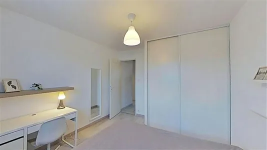 Rooms in Grenoble - photo 4