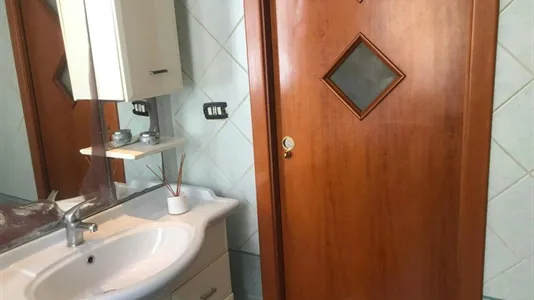 Rooms in Napoli Municipalità 4 - photo 8