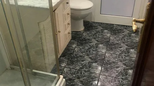 Rooms in Barcelona Sants-Montjuïc - photo 8