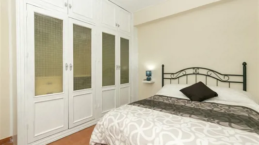 Rooms in Granada - photo 2