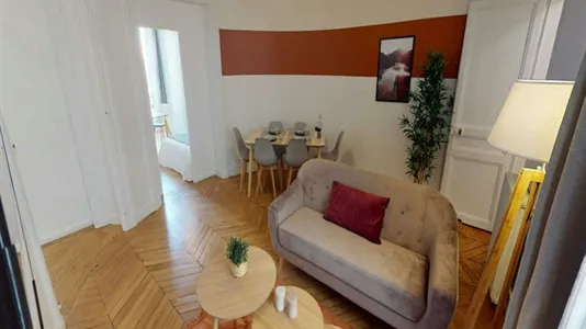 Rooms in Paris 8ème arrondissement - photo 7