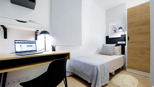 Rooms in Valencia L'Eixample - photo 1