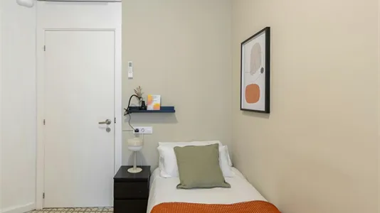 Rooms in Barcelona Eixample - photo 2