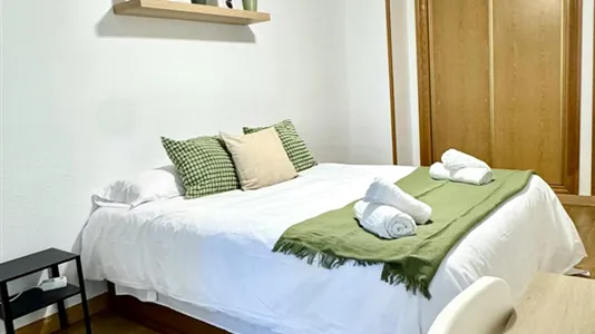 Rooms in Málaga - photo 7