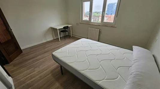 Rooms in Oviedo - photo 3