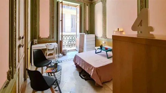 Rooms in Valencia Ciutat Vella - photo 1