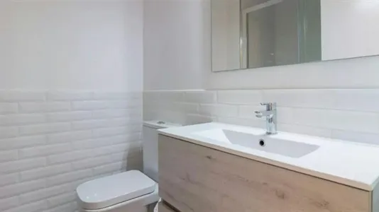 Rooms in Barcelona Ciutat Vella - photo 10