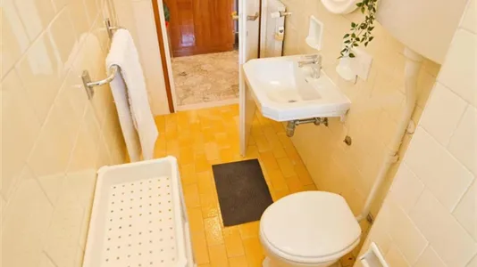 Rooms in Lecco - photo 4