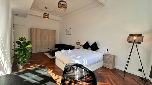 Rooms in Barcelona Eixample - photo 2