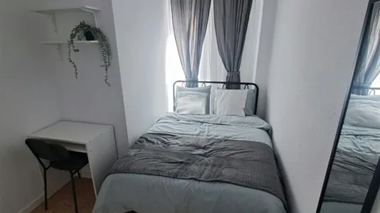 Rooms in Tavernes Blanques - photo 2