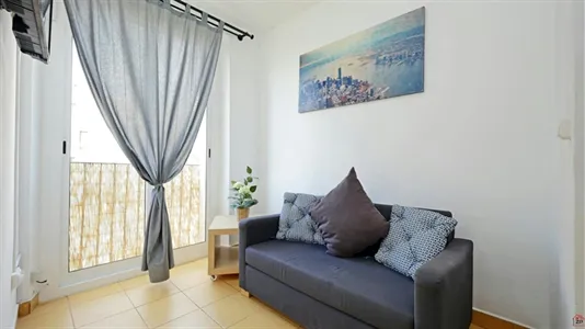 Rooms in Barcelona Ciutat Vella - photo 4
