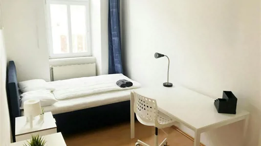 Rooms in Vienna Favoriten - photo 1