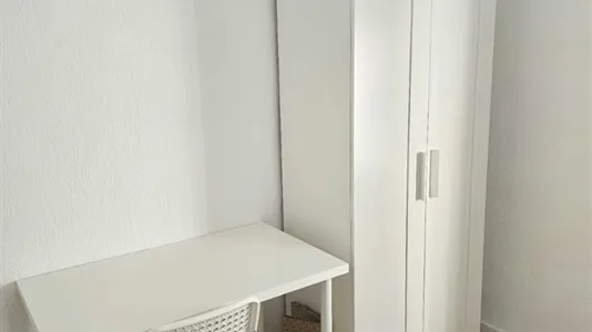 Rooms in Huelva - photo 3