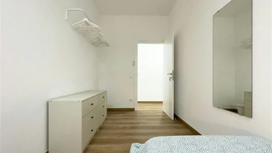 Rooms in Barcelona Ciutat Vella - photo 2