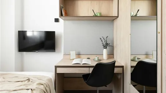 Rooms in Pozuelo de Alarcón - photo 2