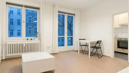 Apartments in Berlin Charlottenburg-Wilmersdorf - photo 1