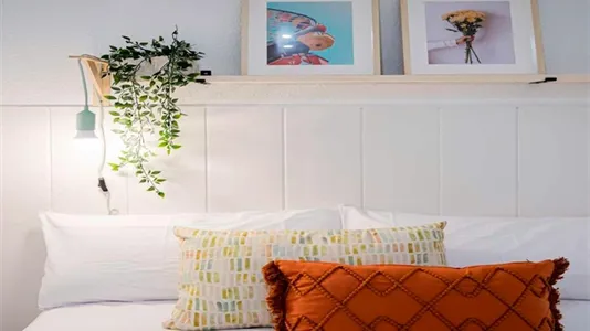 Rooms in Madrid Tetuán - photo 10