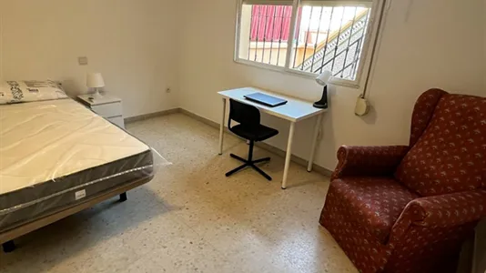 Rooms in Dos Hermanas - photo 6