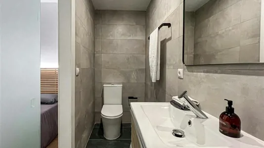 Rooms in Oviedo - photo 3