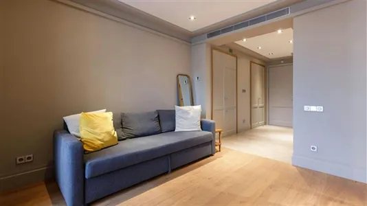 Apartments in Barcelona Eixample - photo 3