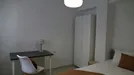 Room for rent, Valencia Camins al Grau, Valencia (region), &lt;span class=&quot;blurred street&quot; onclick=&quot;ProcessAdRequest(13508455)&quot;&gt;&lt;span class=&quot;hint&quot;&gt;See streetname&lt;/span&gt;[xxxxxxxxxxxxx]&lt;/span&gt;