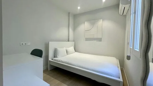 Rooms in Madrid Centro - photo 2