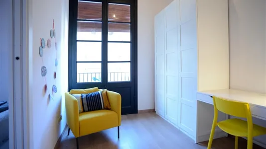 Apartments in Barcelona Ciutat Vella - photo 2
