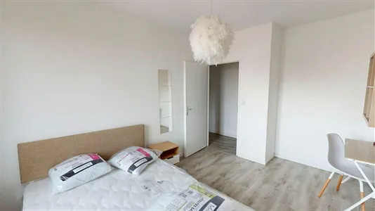 Rooms in Saint-Étienne - photo 3