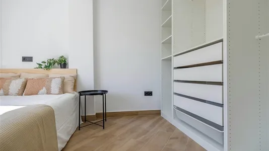 Rooms in el Camí de Vera - photo 4