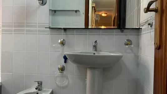 Rooms in Almería - photo 9