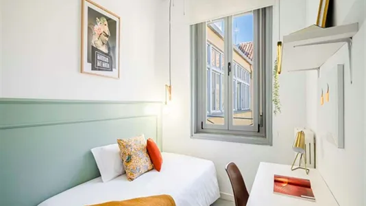 Rooms in Madrid Centro - photo 8