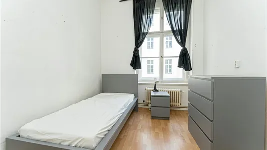 Rooms in Berlin Friedrichshain-Kreuzberg - photo 3