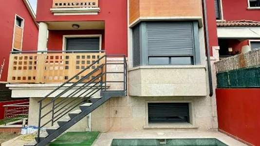 Houses in Vigo - photo 2