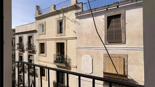 Rooms in Barcelona Ciutat Vella - photo 8