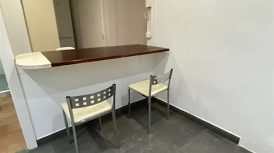 Rooms in Barcelona Ciutat Vella - photo 8