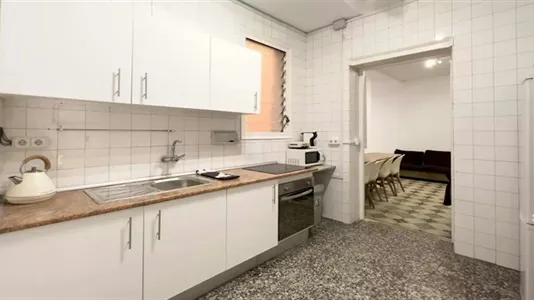 Rooms in Barcelona Ciutat Vella - photo 5